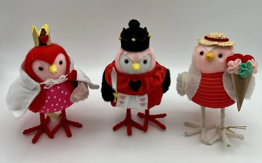 Target Spritz Valentine’s Birds Featherly Friends LOT OF 3 with Queenie & Jet